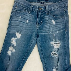 Blue Jeans Ripped Skunny